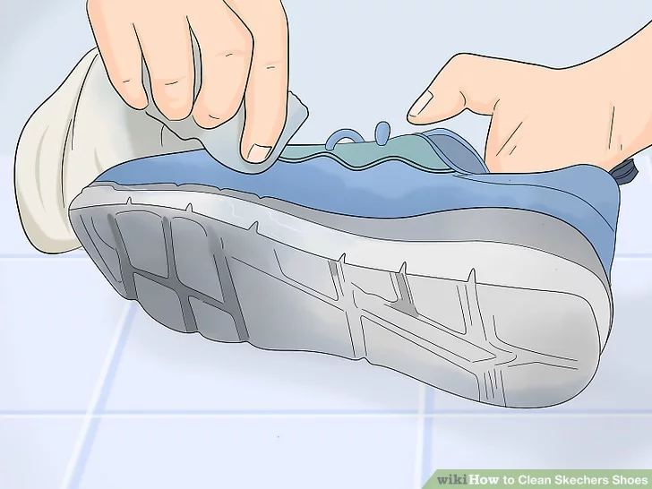 Image titled Clean Skechers Shoes Step 4 Image titled Clean Skechers Shoes Step 4