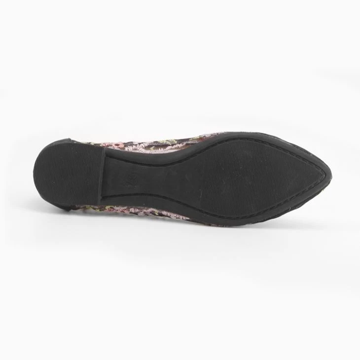Lace embroidered breathable flat shoes Lace embroidered breathable flat shoes
